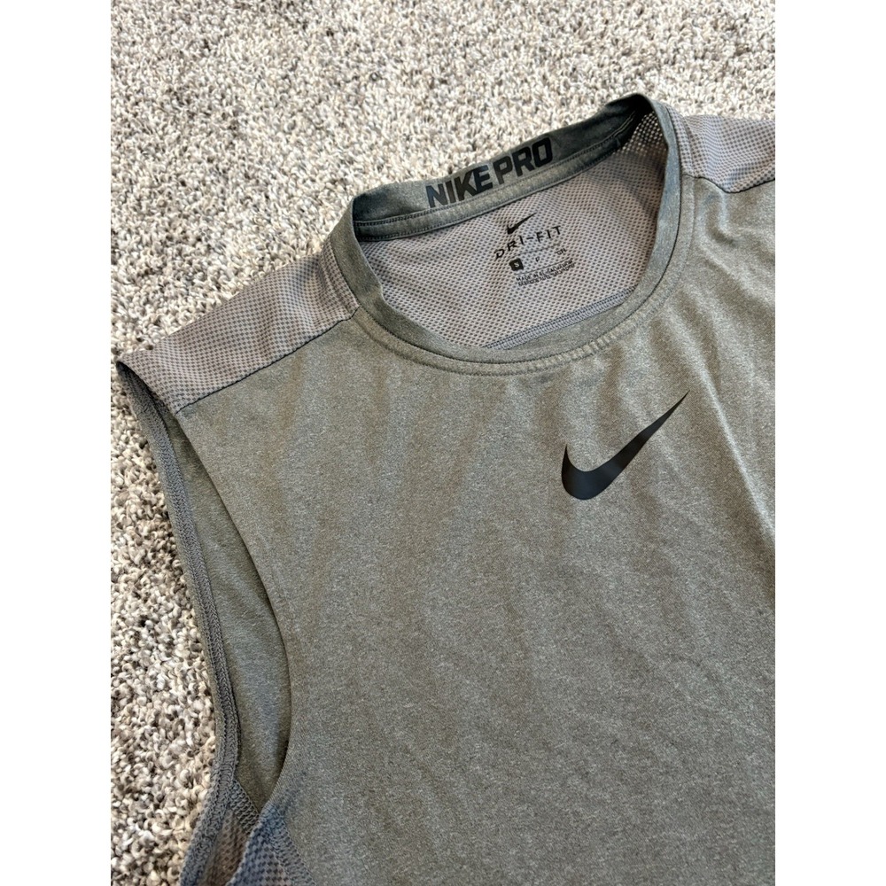 Nike Pro‎ Gray Dri Fit Shirt Men's Size Small Tank Top Vented Light Weight Shirt